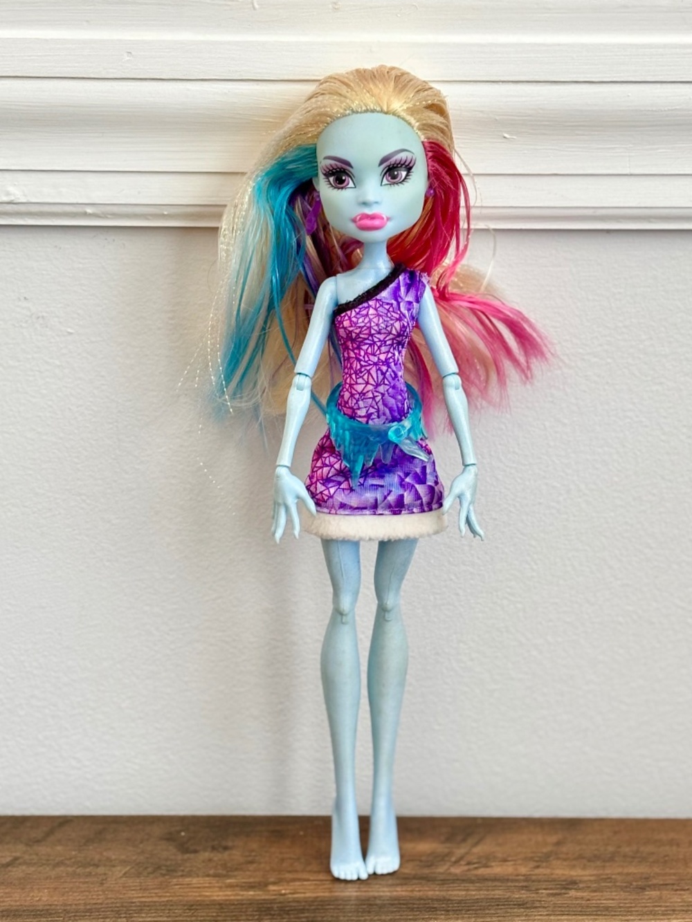Monster High Abbey Abominable Scaris City of Frights Blue Doll Belt Dress 2010